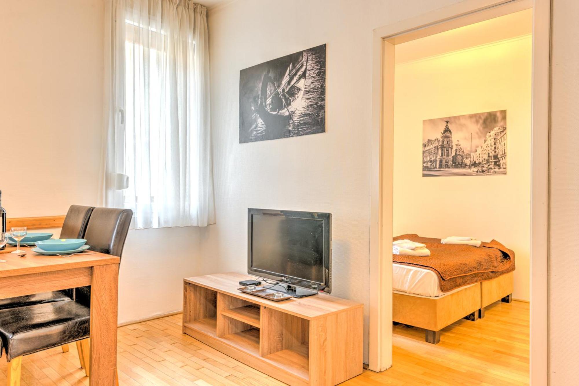 Central Downtown Apartments Budapeste Exterior foto